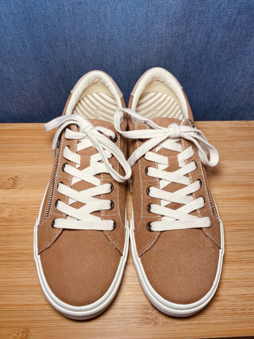 Taos Z-Soul Lace Up Side Zipper Low Top Canvas Sneakers Shoes Sz 9.5 Brown White
